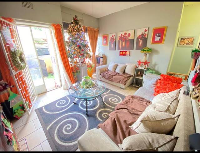 2 BEDROOM APARTMENT FOR SALE IN WITPOORTJIE